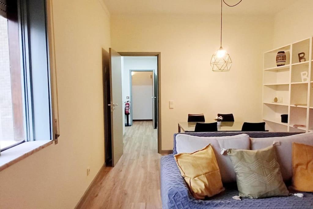 Lovling And Friendly With Terrace Apartamento Porto